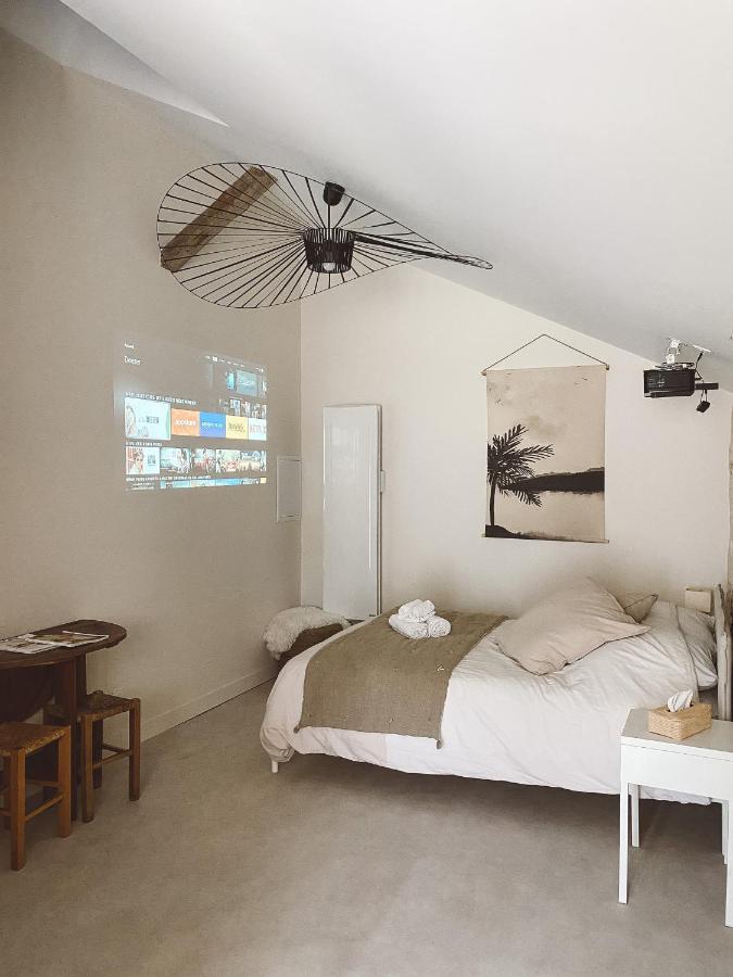 *NEW* La Parenthèse : joli studio avec terrasse Valeuil Extérieur photo